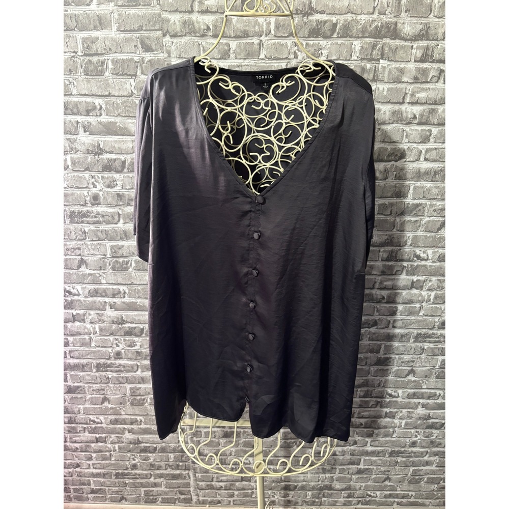 Torrid Grey‎ Button Down Silky Top